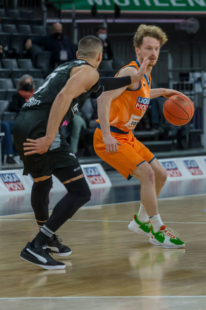 不是一个容 不是一个容