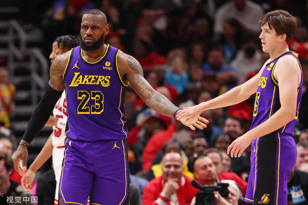 他以其快速 他以其快速